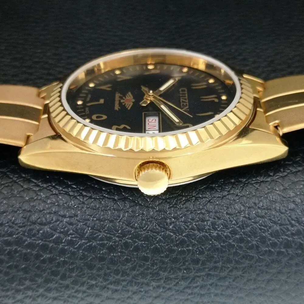Vintage 1984 Citizen Automatic Mens Gold Watch W/daydate & Black accents